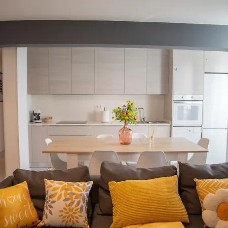 Cool Vialia Apartment