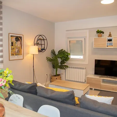 Cool Vialia Apartment